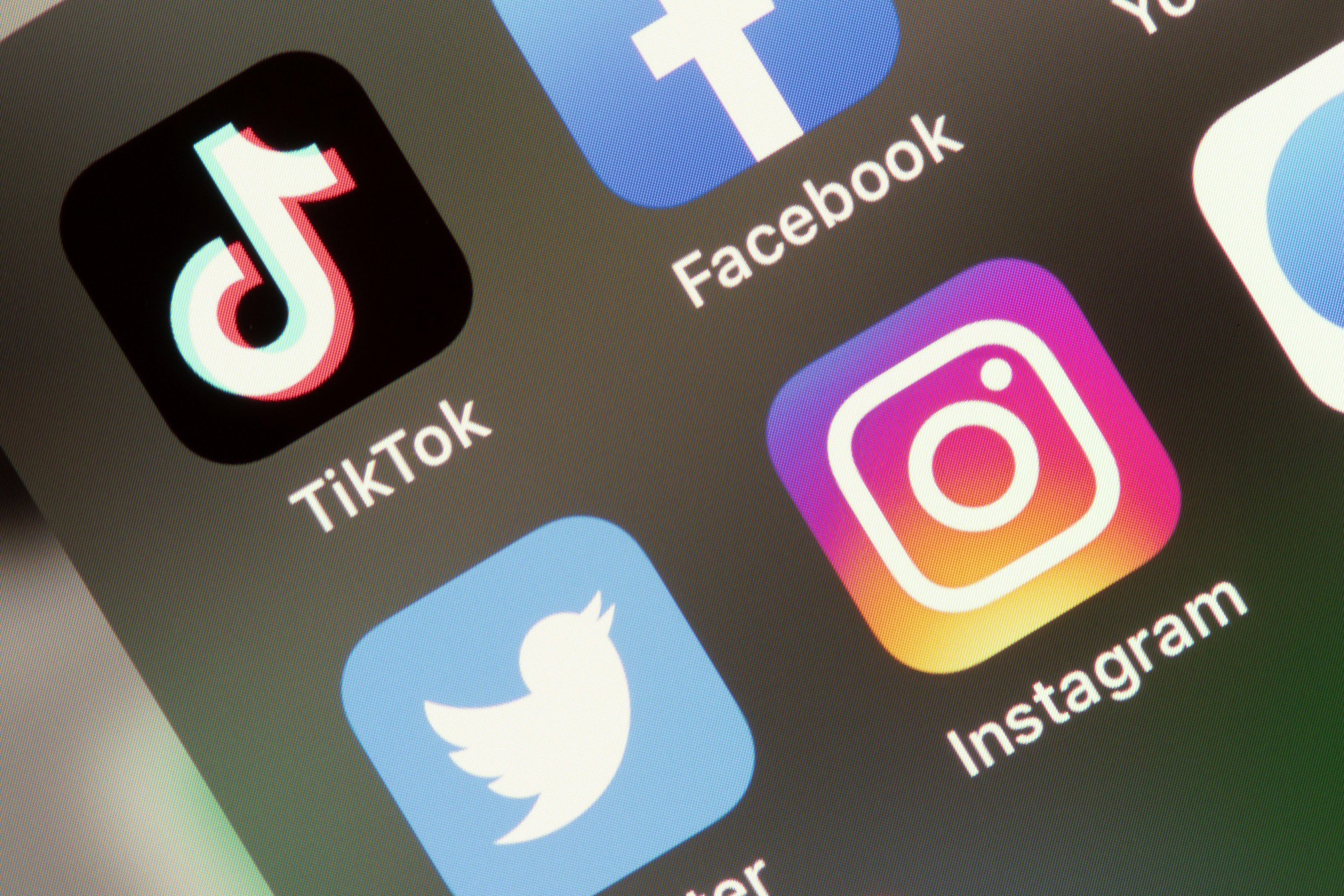 Război între Meta și TikTok: reclamele platformei chineze, interzise în SUA și alte șase țări