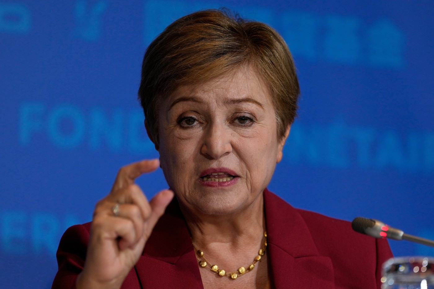 „Un tsunami cu evoluție lentă”: FMI avertizează că AI ar putea afecta 40% dintre locurile de muncă la nivel mondial